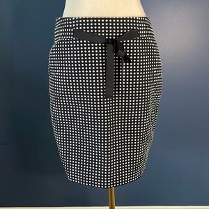 The Limited sz4, navy/white polka dot pencil skirt , lined grosgrain ribbon trim